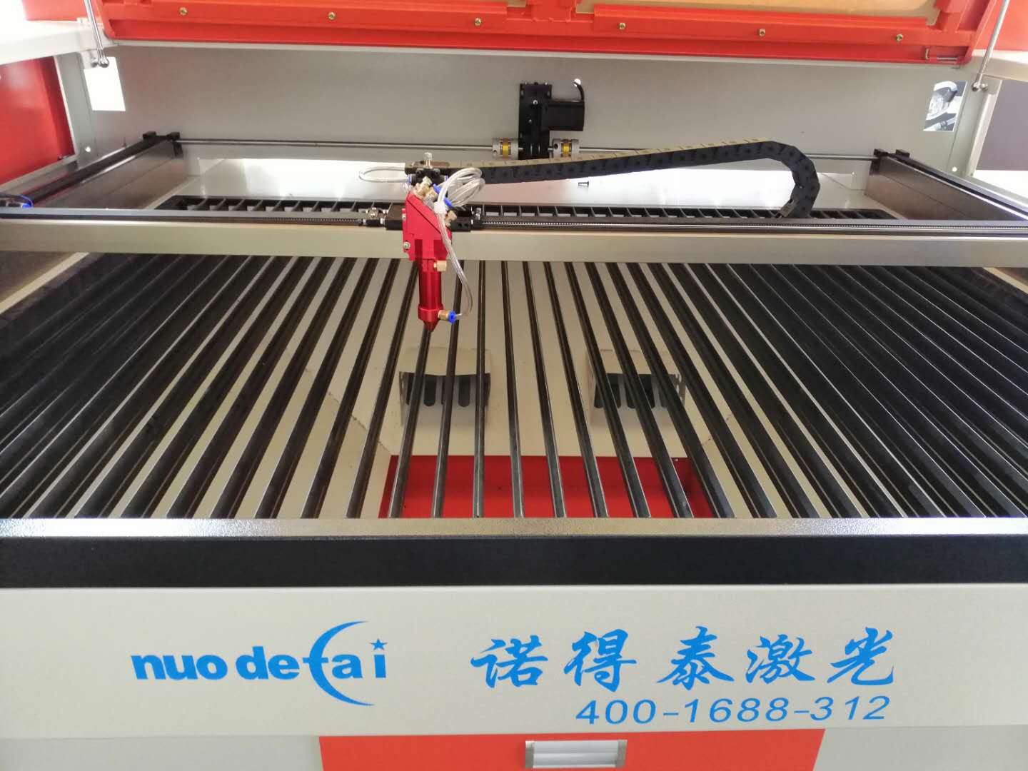 為什么說(shuō)一個(gè)工藝品廠(chǎng)都需要一臺(tái)激光切割機(jī)？