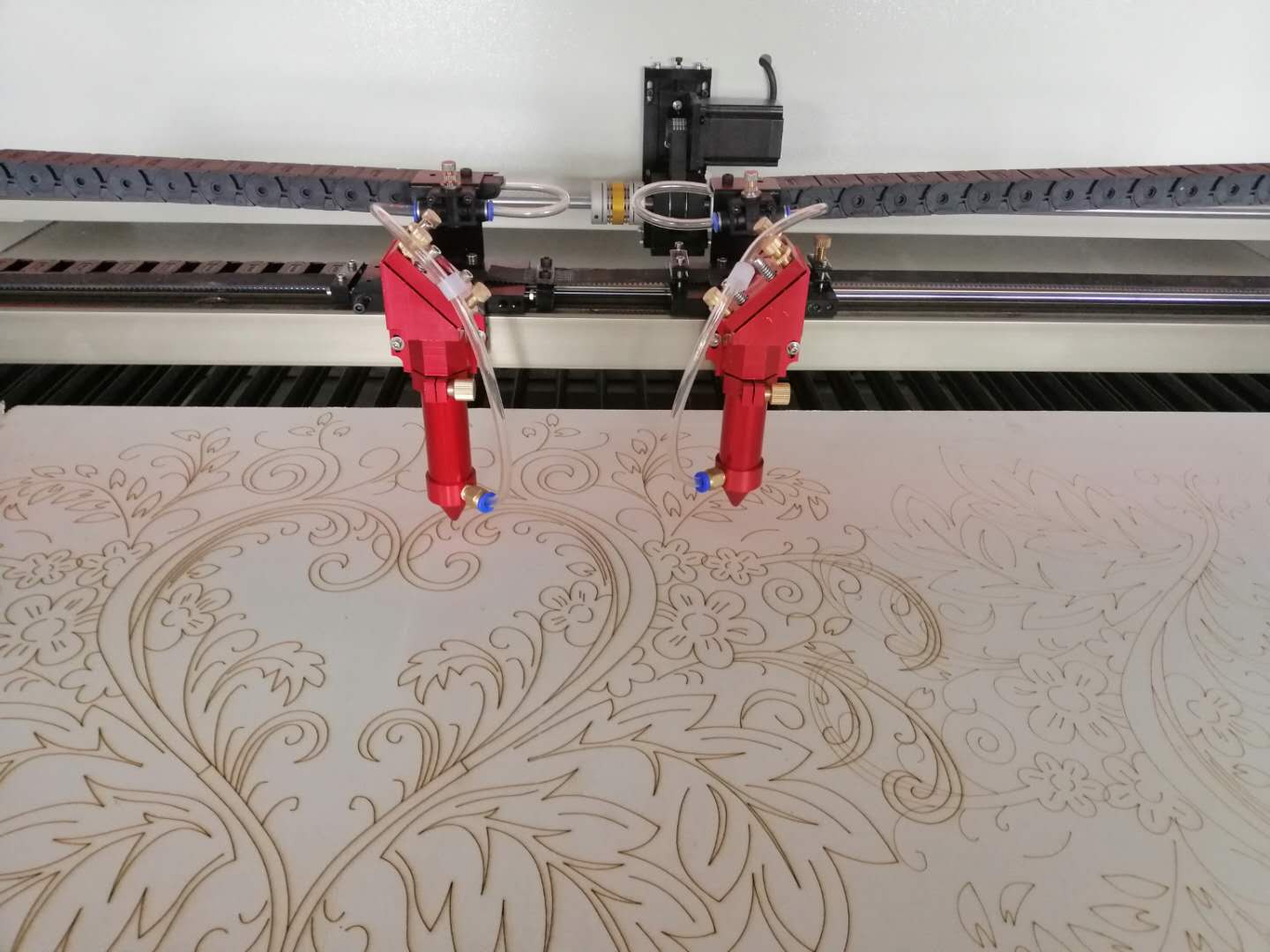 關(guān)于廣告工藝品亞克力材料用激光切割機(jī)雕刻的參數(shù)設(shè)置！