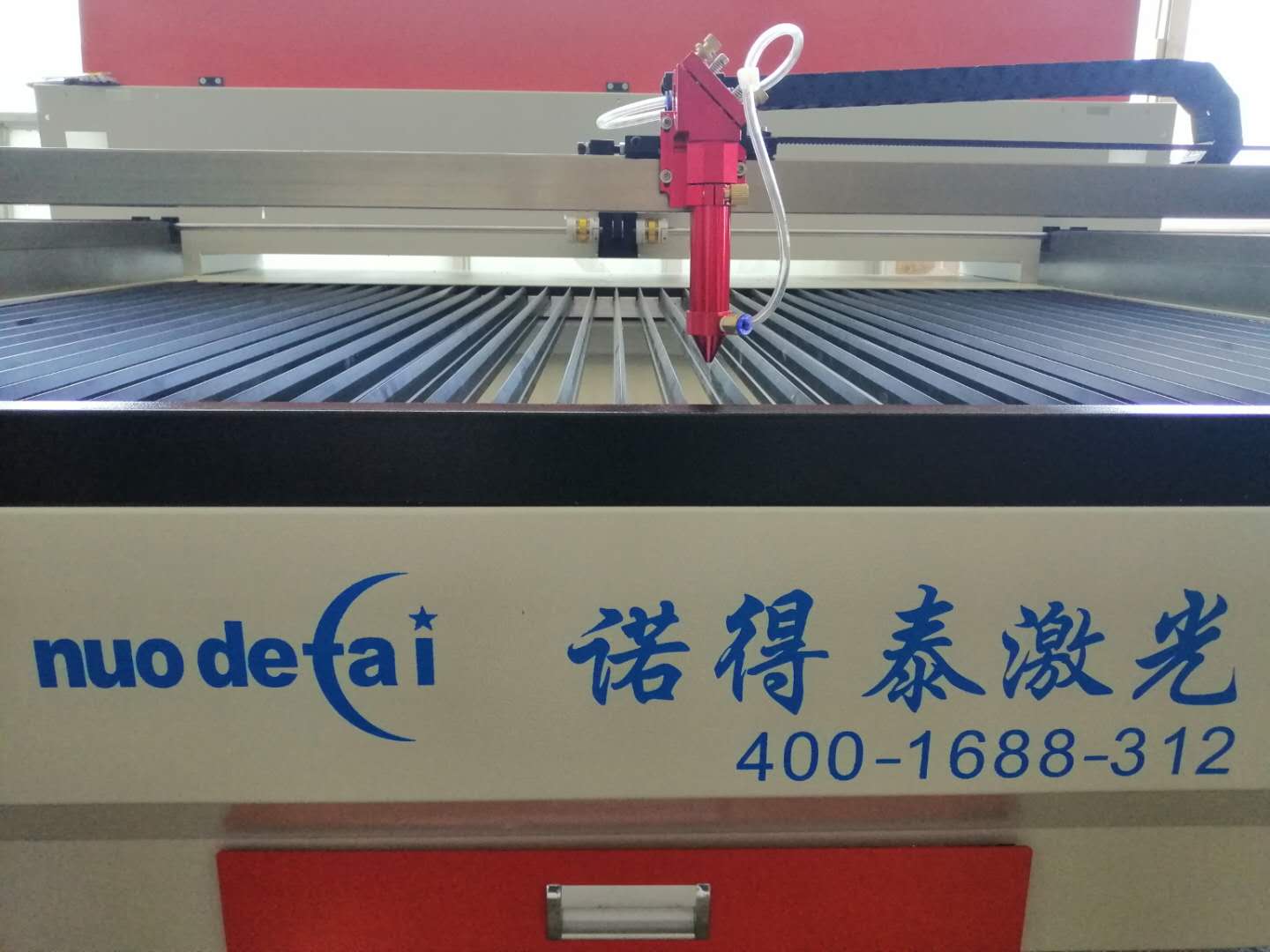 在雕刻行業(yè)激光切割機(jī)是一種被遺忘的記憶！