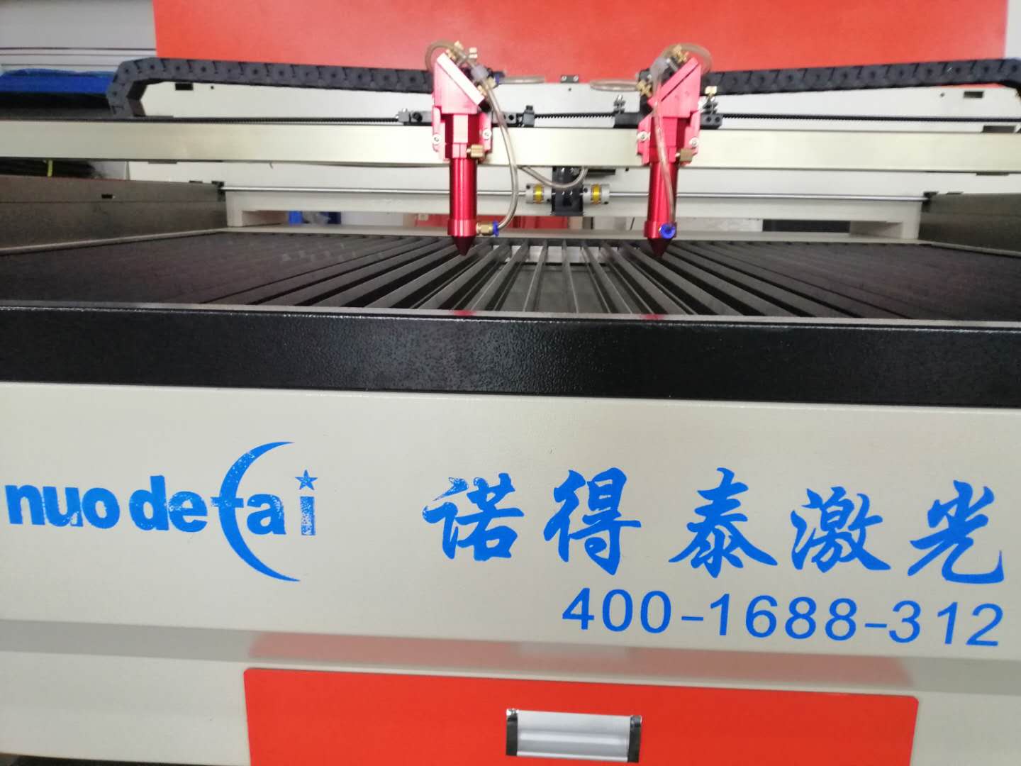 一臺切割速度快效果好的亞克力激光切割機要具備哪些要求？