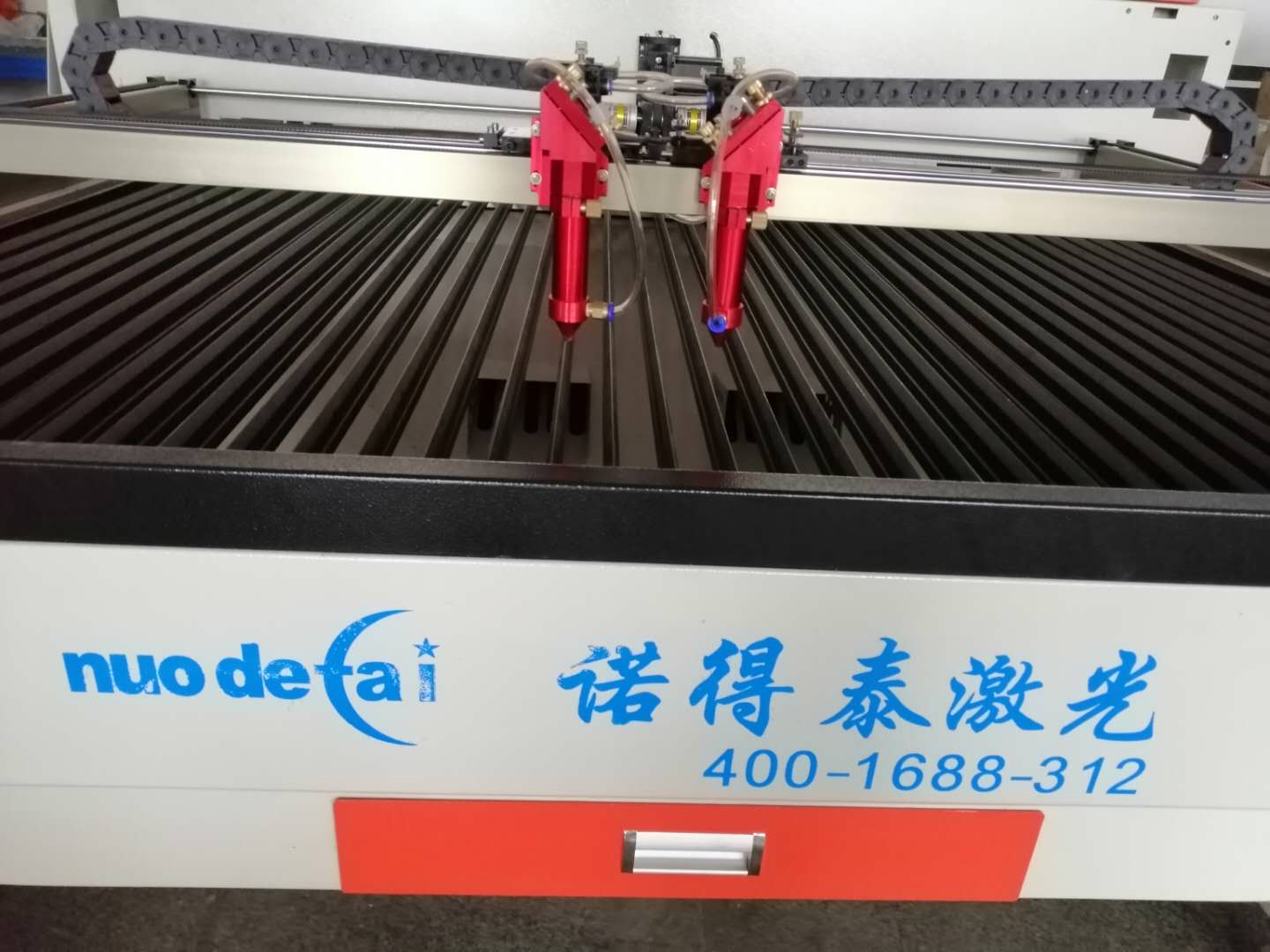 為什么紙張激光切割機(jī)切割的時(shí)候不會著火的原因在哪里？