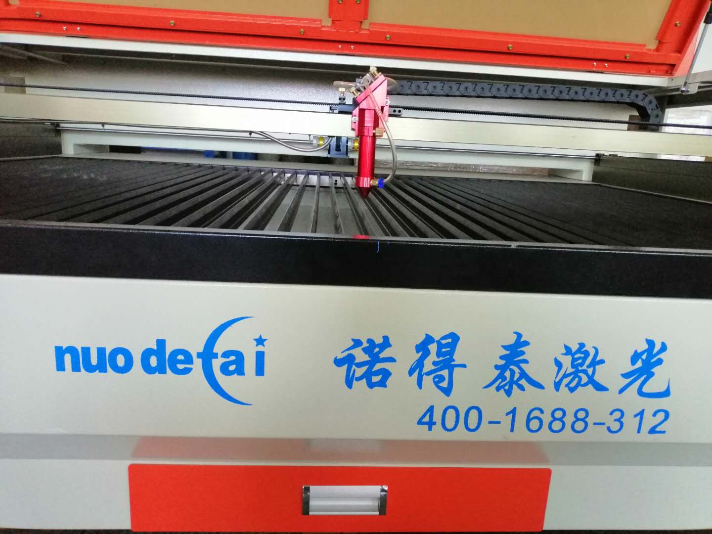 布料激光切割機(jī)是不是超快越好，快速切割有什么影響！