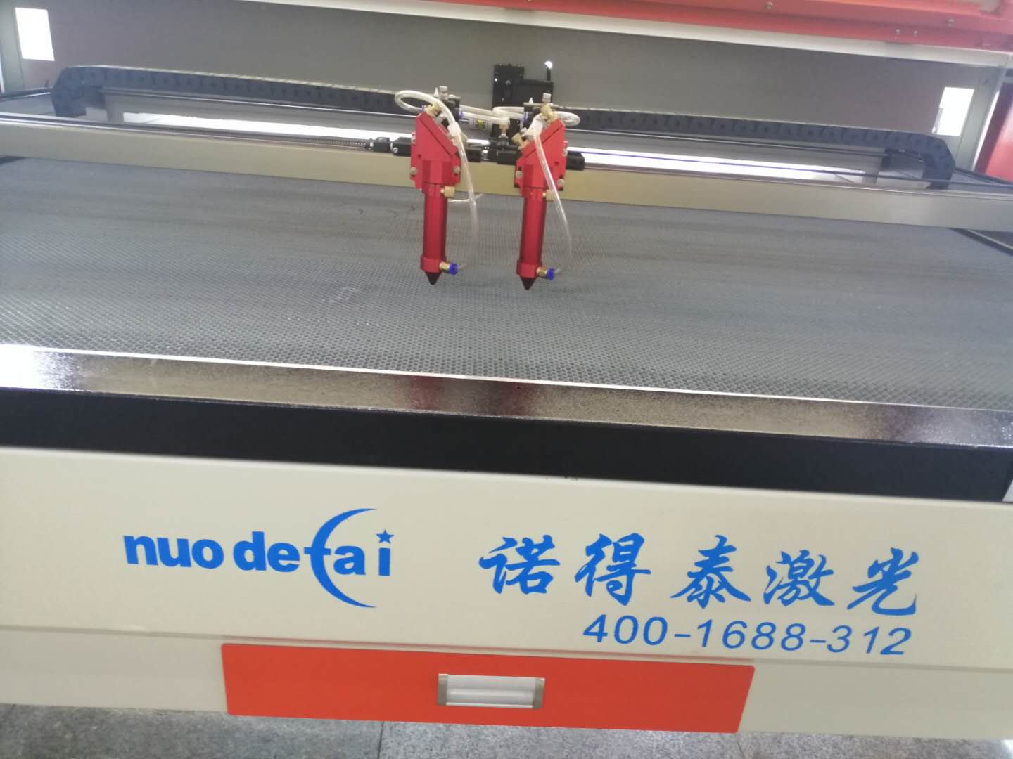 柔性材料只能使用激光切割機(jī)來(lái)裁剪的原因在哪里？