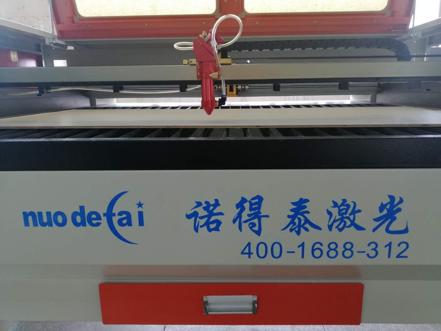 絨布裁剪應(yīng)用激光切割機(jī)的價(jià)值體現(xiàn)在哪些方面？
