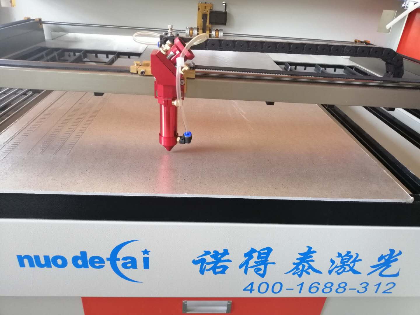 諾得泰亞克力激光切割機價格需要多少錢一臺？